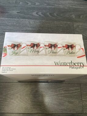 Pfaltzgraff Winterberry Mug Set — Red Bow with Green Script
